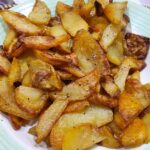 Ci sono alcune cose dove Mastercard e Visa nulla possono. A casa di Mammina la sera trovi oro. Nella foto raro esempio di patate al forno “arroscate